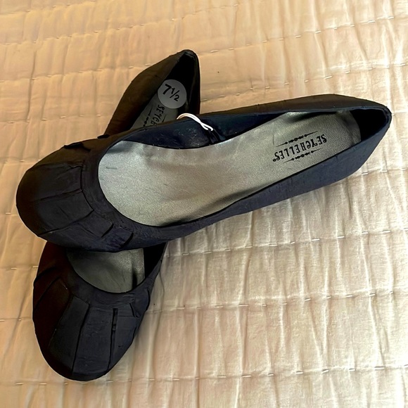 Seychelles Shoes - NEW Black, low wedge flats